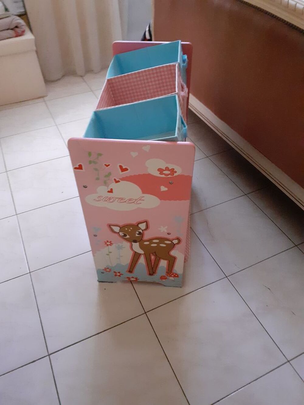 Meuble de rangement enfants. Mobilier enfants