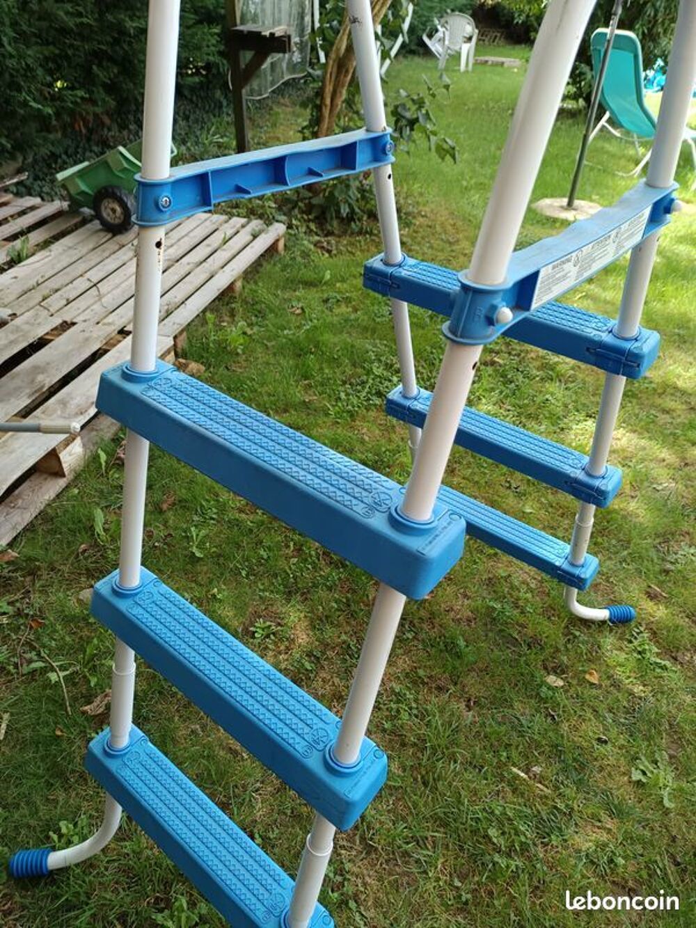 &Eacute;chelle de piscine Jardin