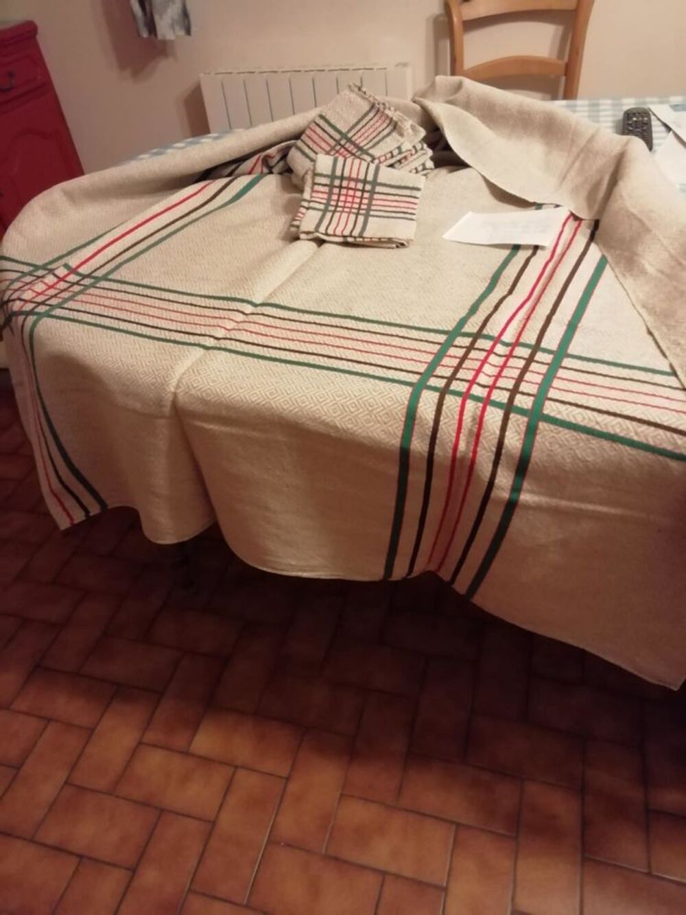 nappe vintage 215 cm sur 145 cm , avec 6 serviettes Décoration
