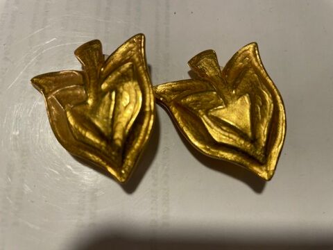 BO Clip dore mat, pointe de flche LANVIN 145 Vigneux-sur-Seine (91)