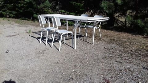 Rare Table extérieur terrasse démontable 4 chaises 129 Saint-Clair-sur-Galaure (38)