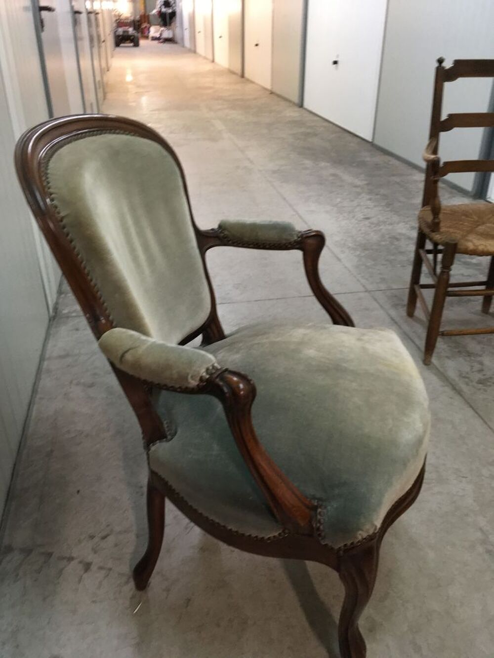 Fauteuil ancien assise velours bleu Meubles