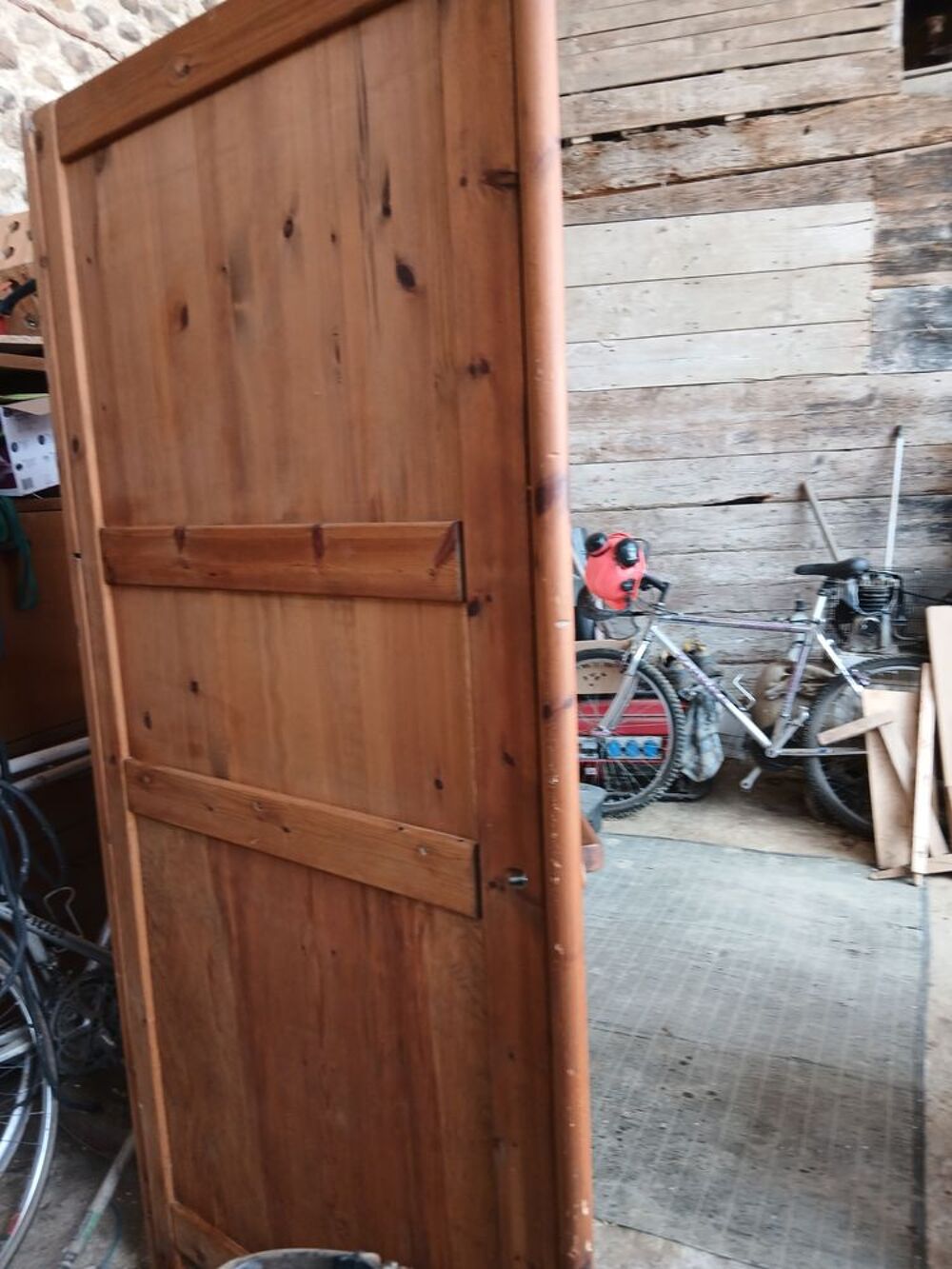 meuble et table bois massif tr&egrave;s non etat Meubles