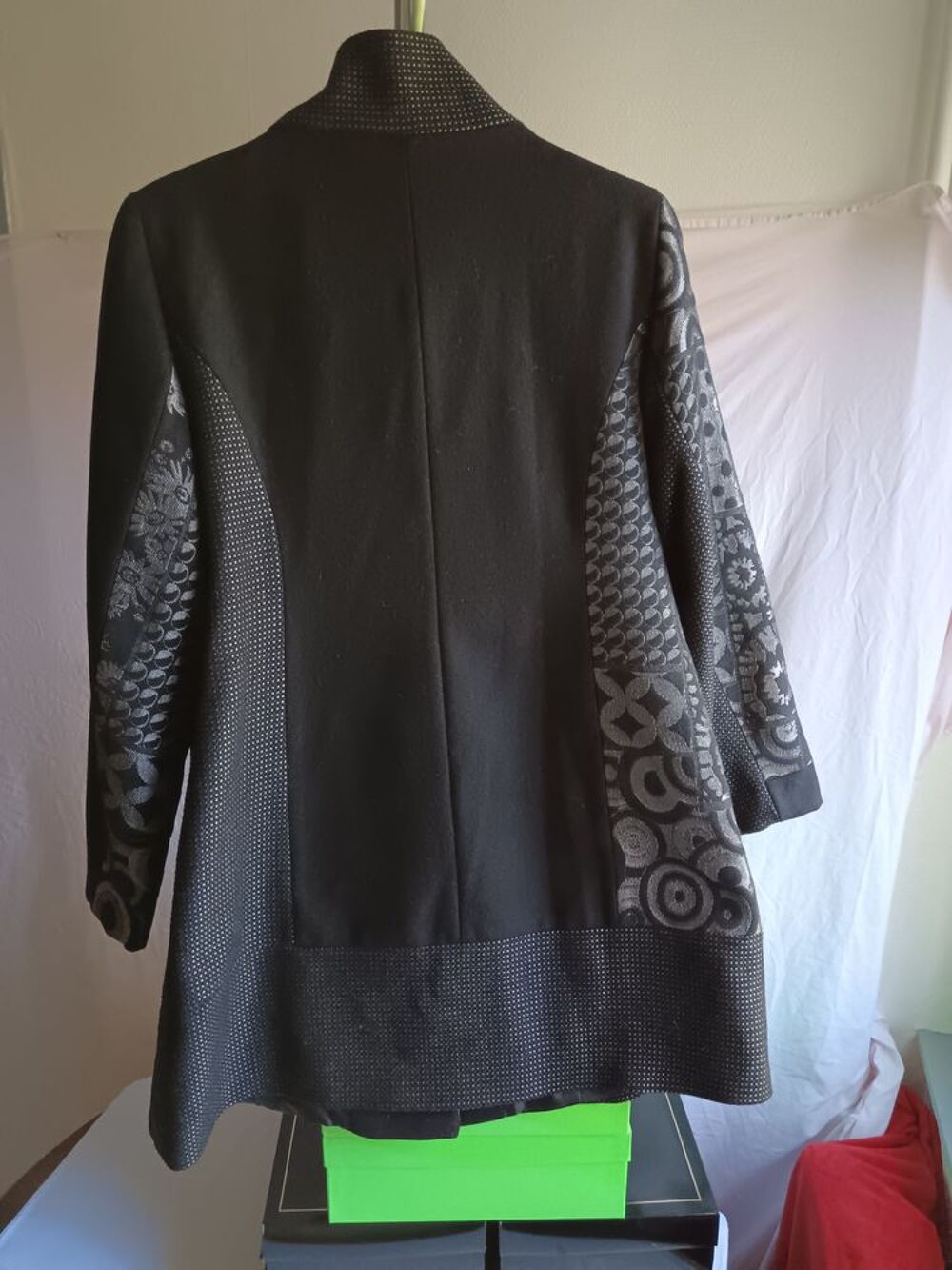 Manteau femme taille 44 . Vêtements