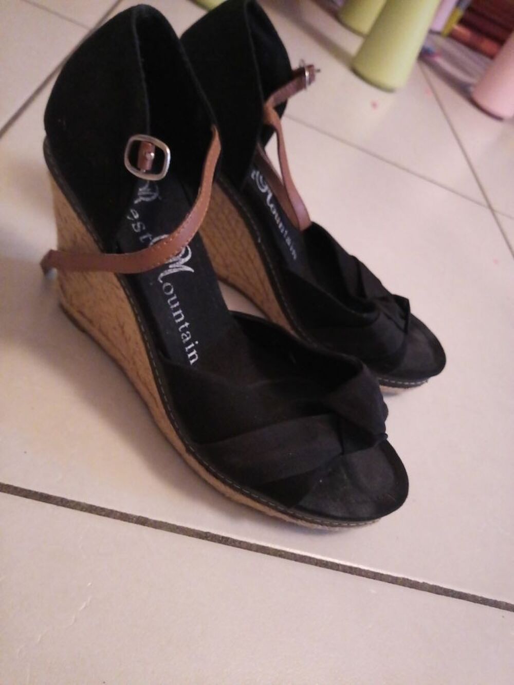 Chaussures &agrave; talons noirs Kaporal T39 Chaussures
