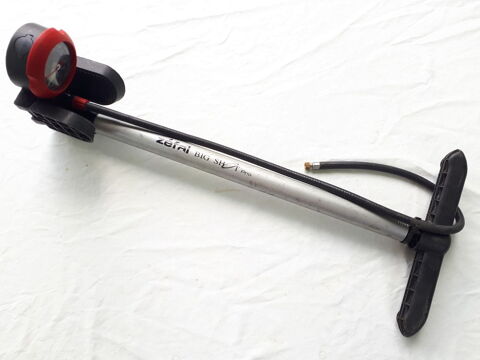 Pompe � pied avec manom�tre ZEFAL 35 Montigny-Lencoup (77)