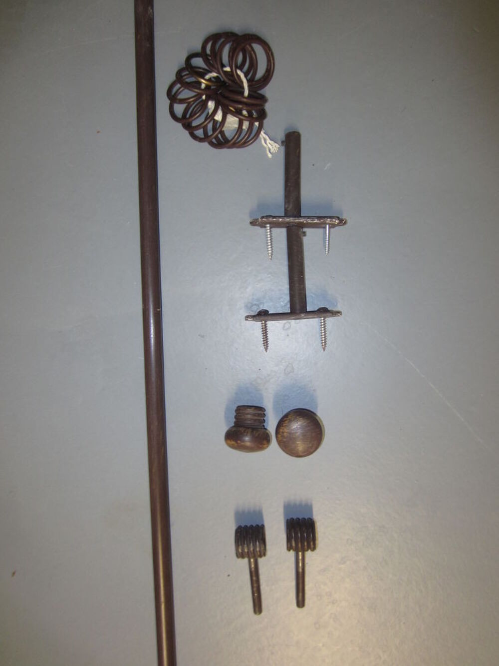 TRINGLE &agrave; RIDEAUX compl&egrave;te en fer forg&eacute; Décoration