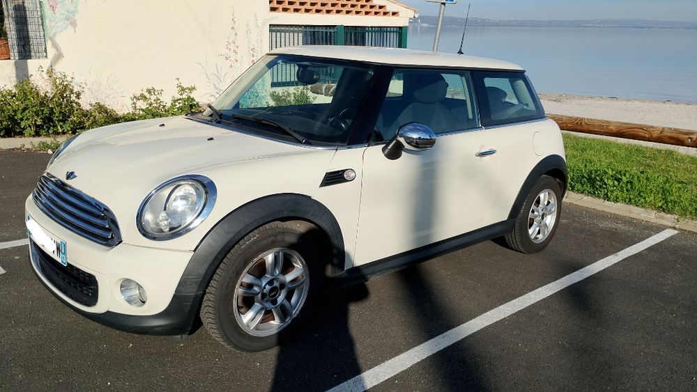 One Hatch 75 ch 2013 occasion 13800 Istres