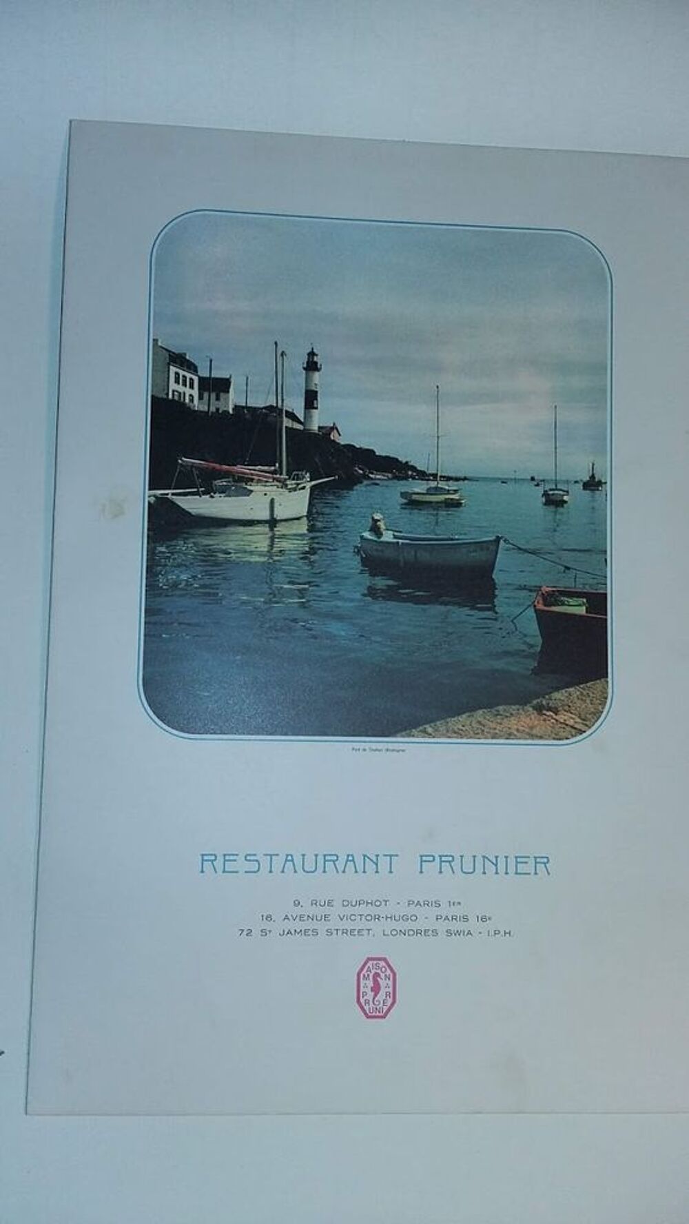Port de Do&euml;lan, Bretagne sur un menu prunier de Londres .... 