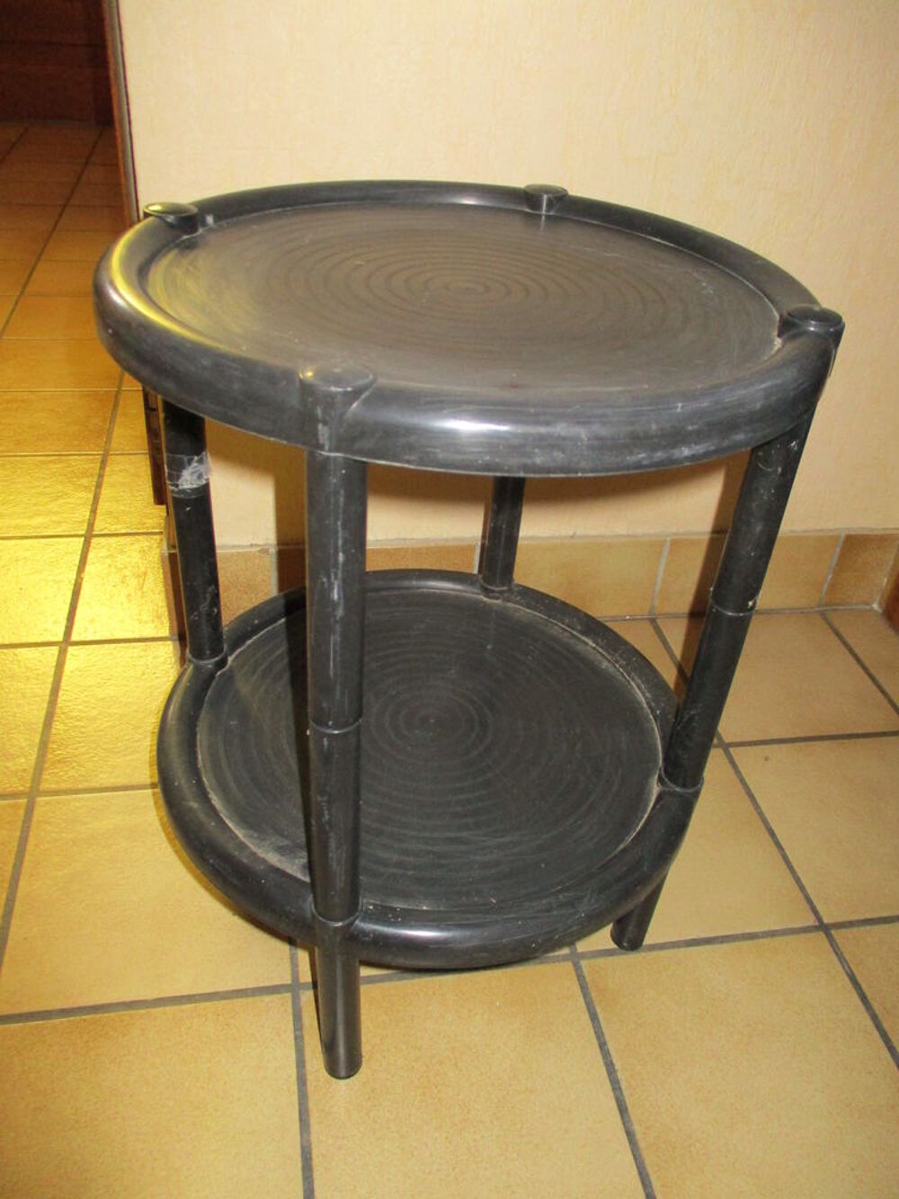 Table en plastique noire Décoration