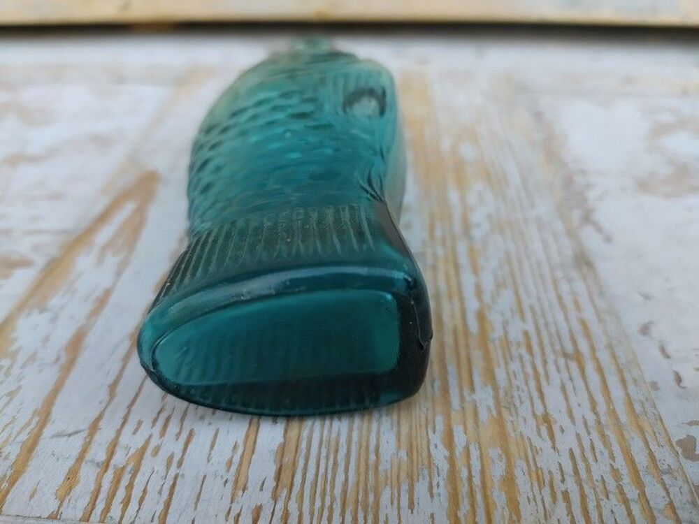 Bouteille Verre Bleu Publicitaire Poisson Bitters Fisch's 
