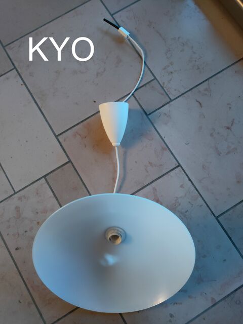 Suspension luminaire en verre blanc transparent, éclairage 18 Foncine-le-Haut (39)