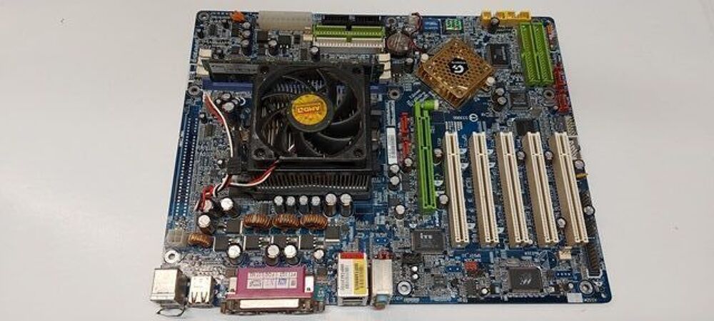 C. M&egrave;re GIGABYTE K8NS Pro+AMD Sempron 3000+ &agrave; 1,8 Ghz+M&eacute;m. Matériel informatique