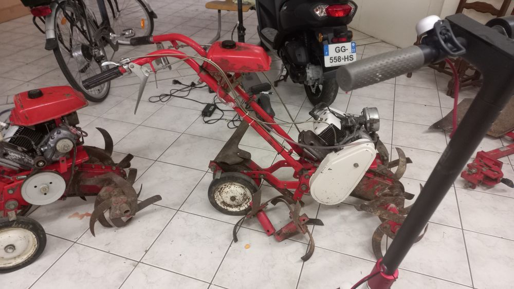 2 MOTOCULTEURS LES 2 MEMES Jardin
