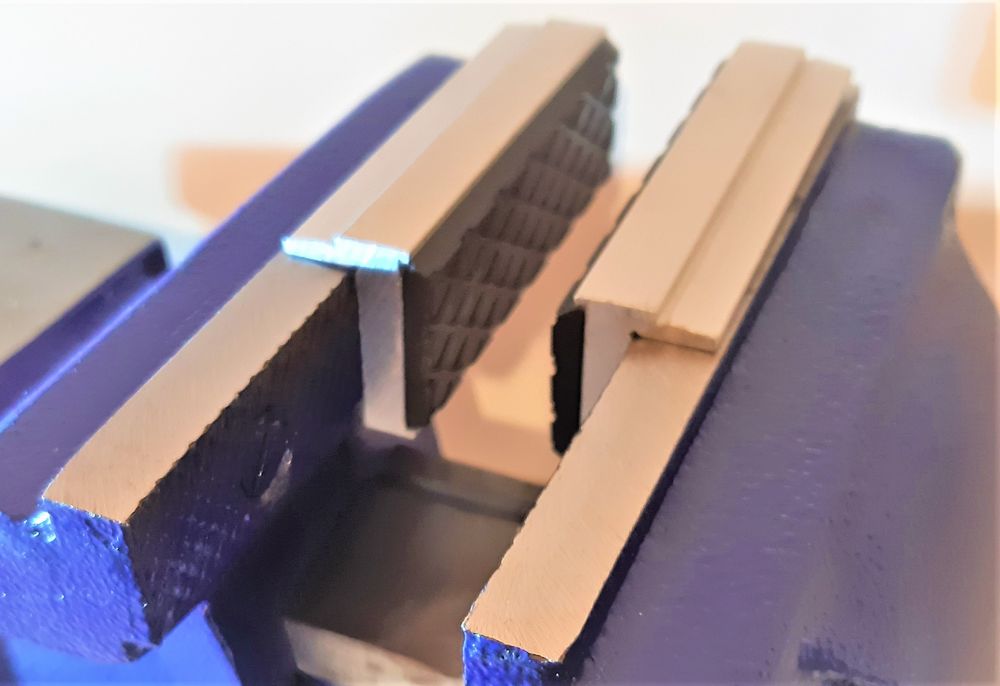 Mors alu doux magn&eacute;tiques pour &eacute;tau Bricolage