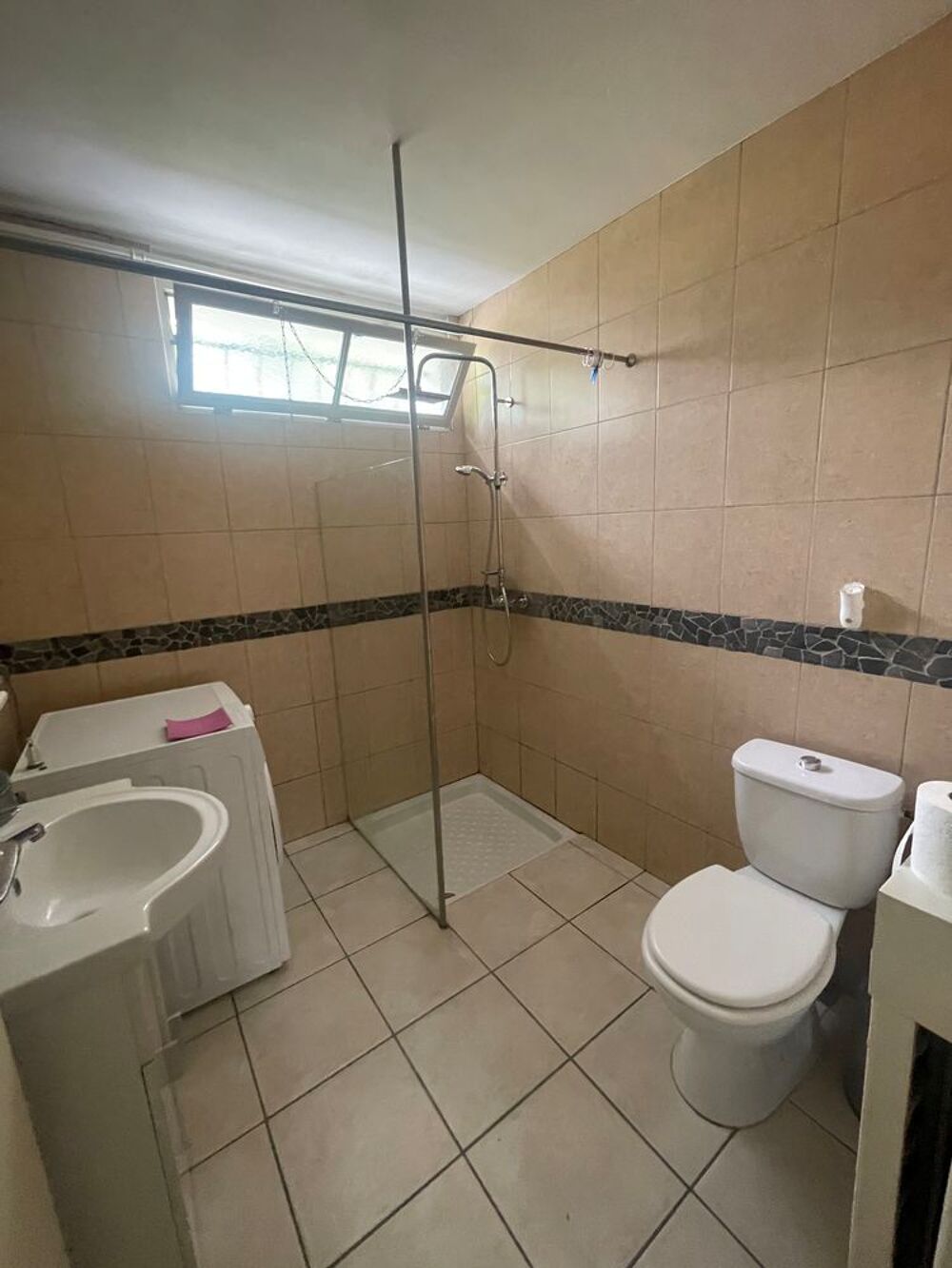Location Appartement studio meublé proximité gare RER C 25 minutes BFM Sainte-geneviève-des-bois