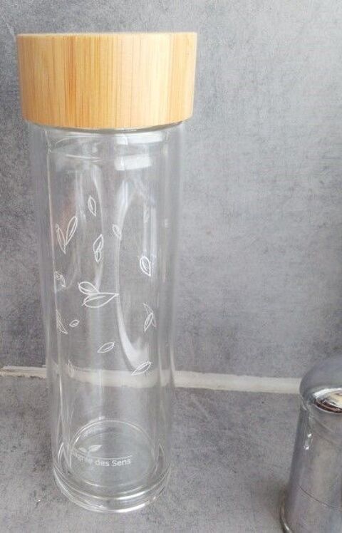  Gourde isotherme, Neuve 7 Vals-les-Bains (07)