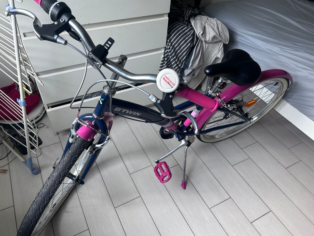 V&eacute;lo BTWIN rose et bleu fonc&eacute; 9/12ans Vélos