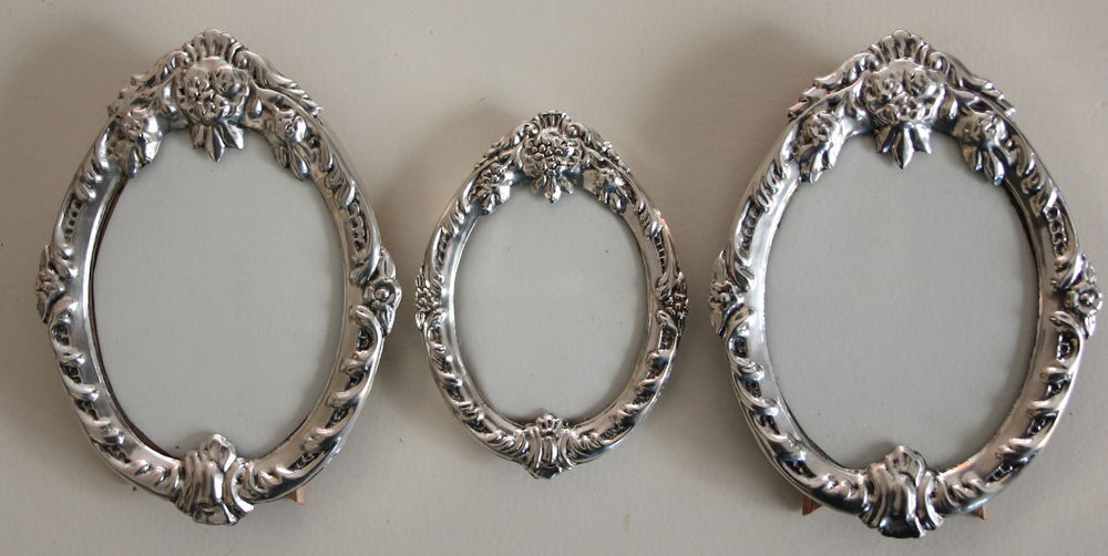 1 petit cadre photo ovale en argent sterling repouss&eacute; Décoration