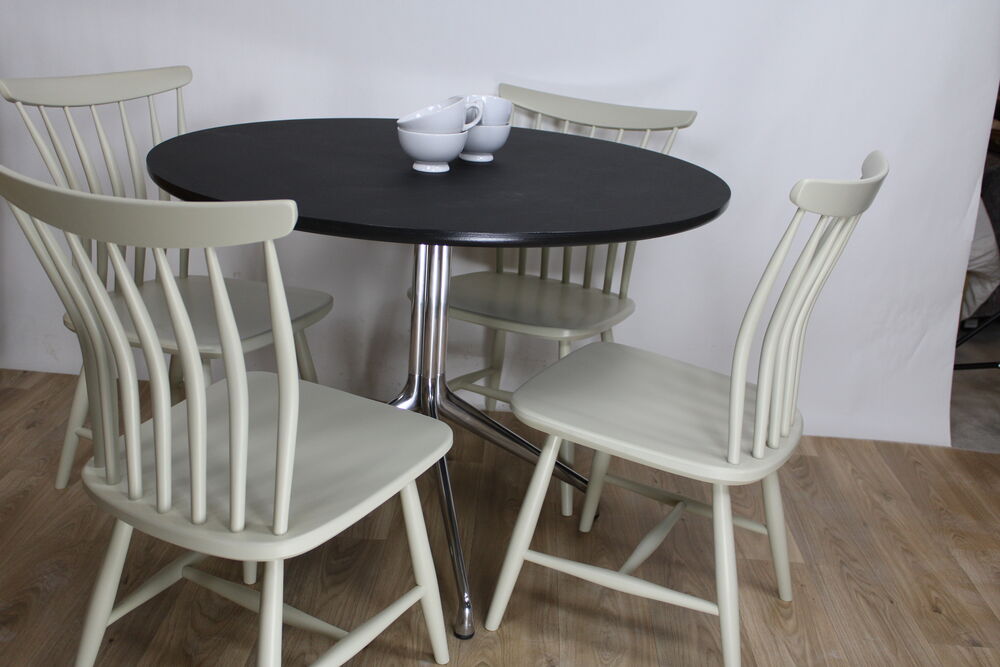 Table hay "about a table aa20" ronde noir par hee welling Meubles