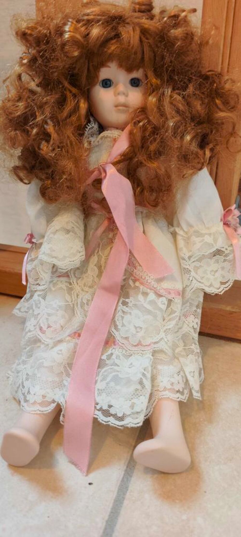 Poup&eacute;e en porcelaine ancienne Jeux / jouets