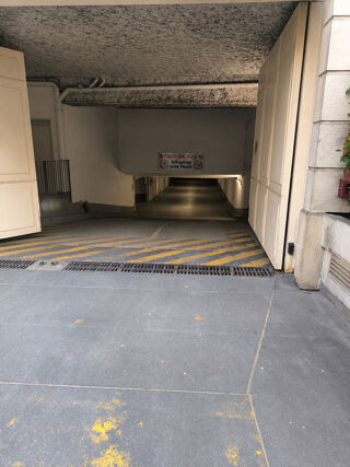  Parking / Garage à louer 10 m² Issy-les-moulineaux