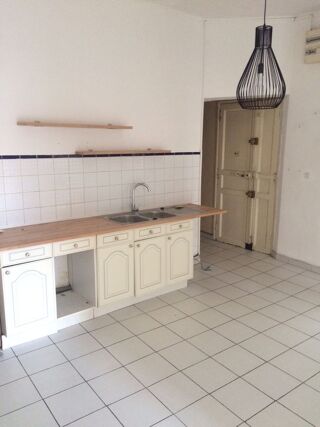  Appartement à louer 2 pièces 73 m²