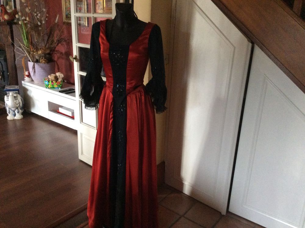 Costume de sc&egrave;ne d'opera Décoration
