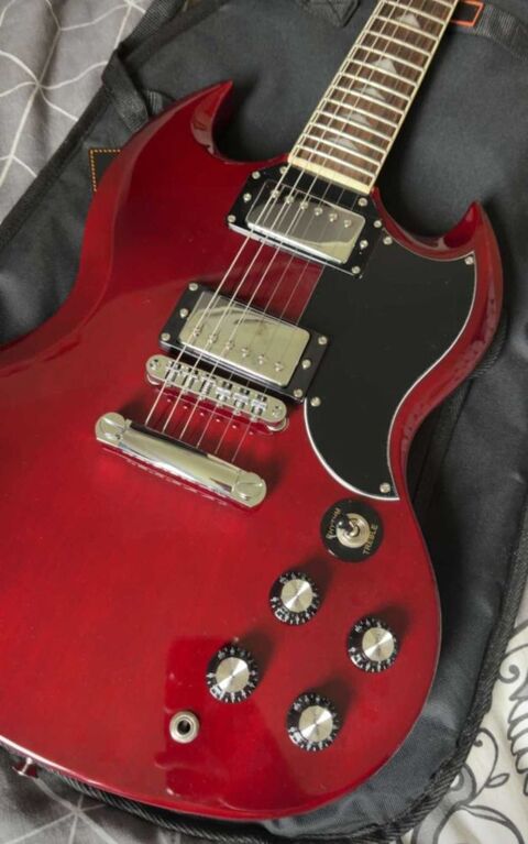 Guitare+�lectrique+type+SG+� +Etat+neuf 170 Nevers (58)