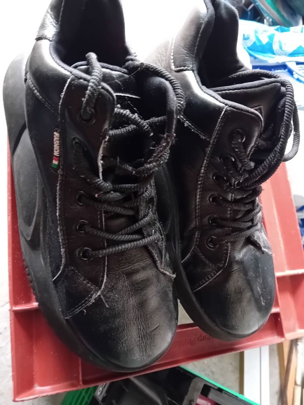 Plus de 80 Paires de Chaussures, Bottes,etc... Chaussures