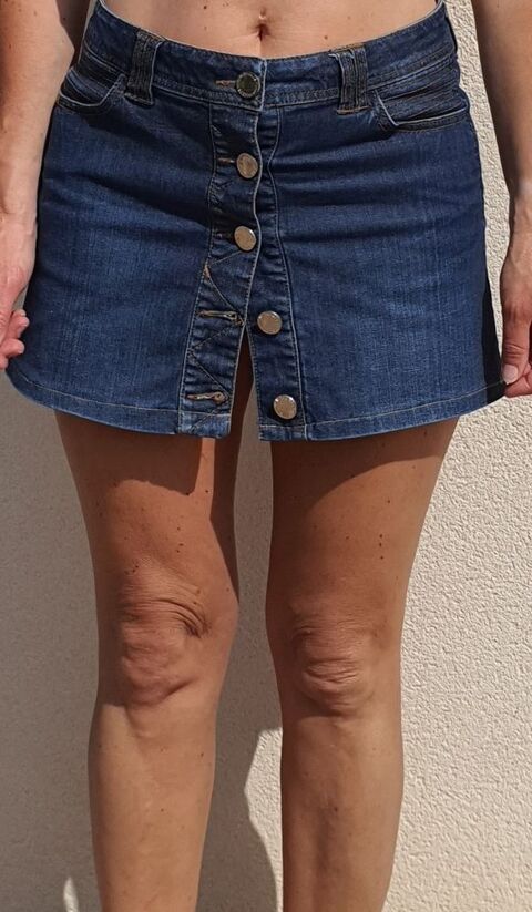 Mini jupe sexy en jeans � boutons Paris 1 (75)