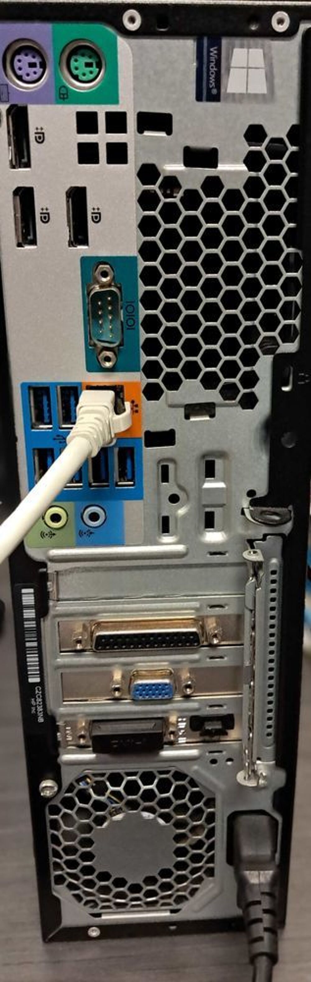 Pc fixe complet UC Ecran clavier souris Matériel informatique