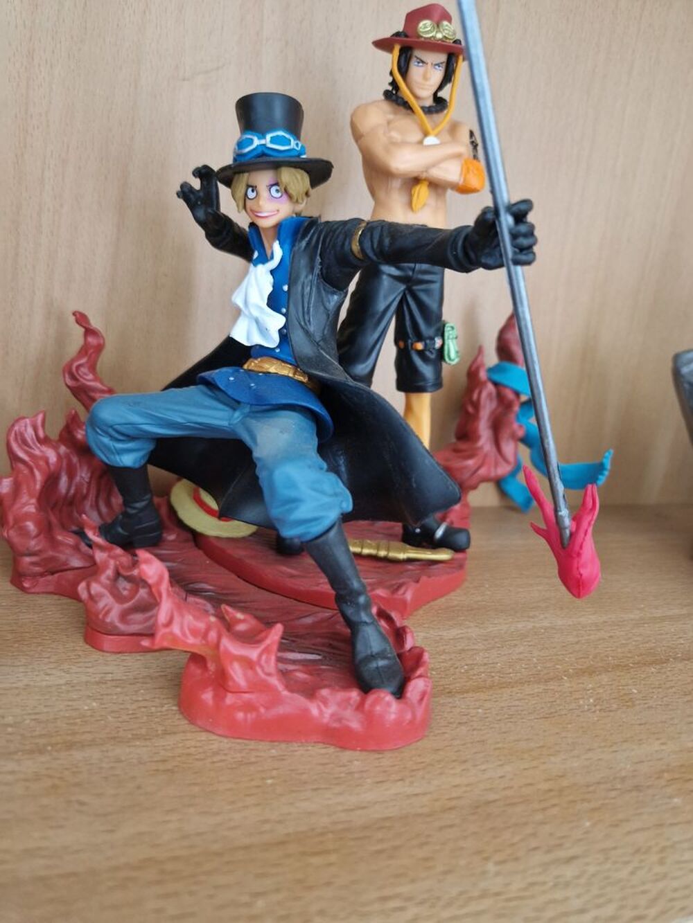 2 figurines one piece en parfait &eacute;tat 