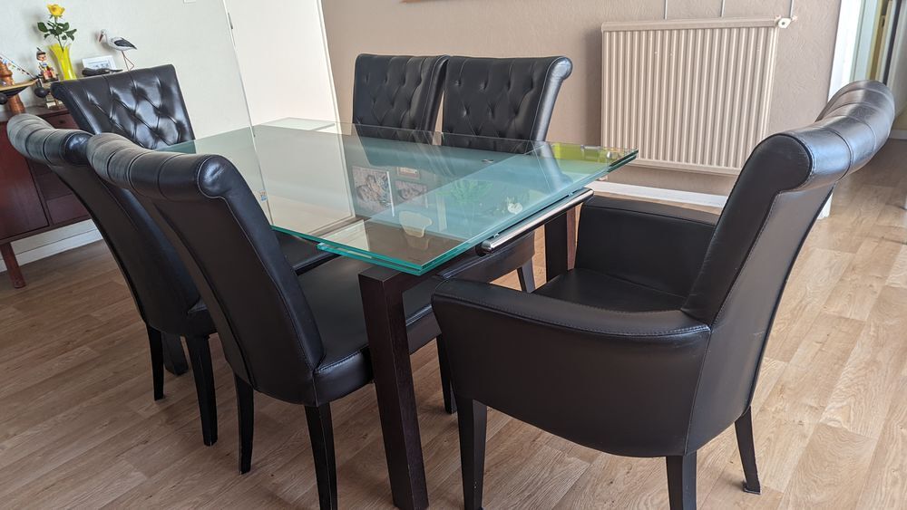 Table de salle &agrave; manger , chaises et bridges Meubles