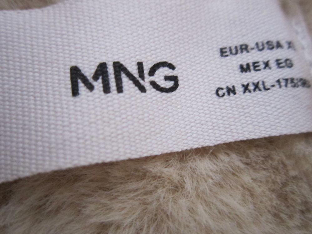 Une veste magnifique 3/4 FEMME Vtements