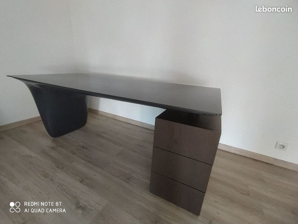 Table Roche Bobois, 
gamme Melt Meubles