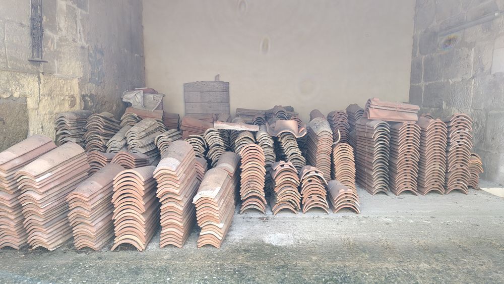Tuiles romaines anciennes et recentes Bricolage
