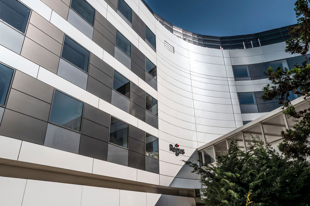   Louez un grand espace de bureau pour 50 personnes à Lyon, Saint Exupéry Airport Colombier-Saugnieu Satolas aeroport