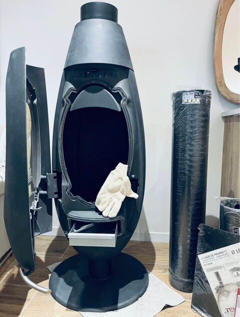 Po�le � bois en fonte Anthracite
OVE 600 Noirmoutier-en-l'�le (85)