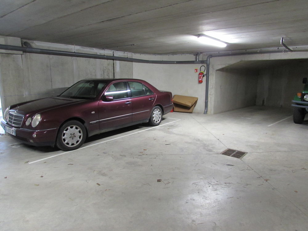 Location Parking/Garage parking en sous-sol Saint-jacques-de-la-lande