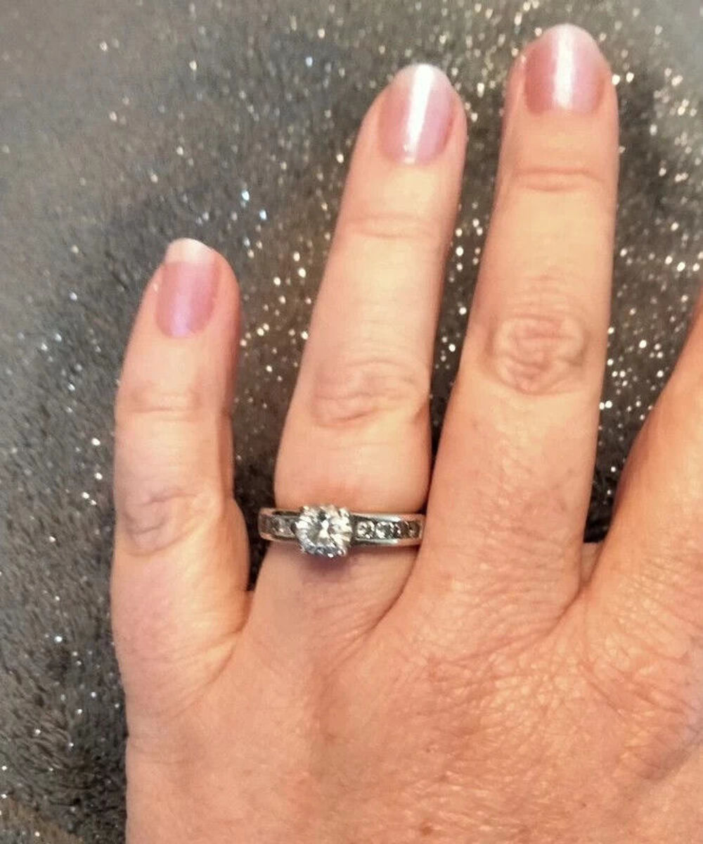 Bague argent et zirconias Bijoux et montres