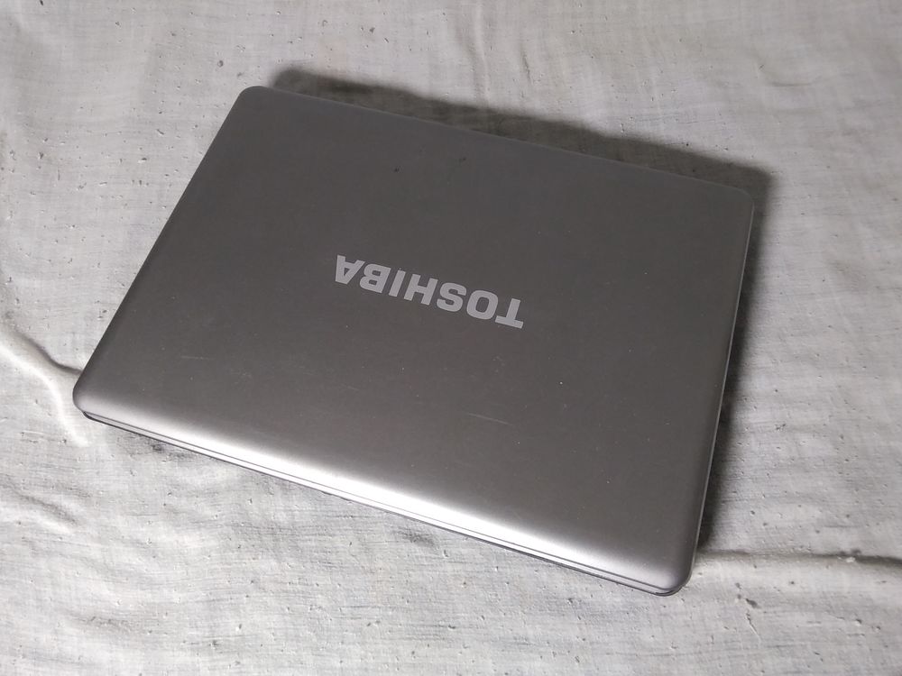 Laptop Toshiba Satellite Pro 17 pouces Matériel informatique