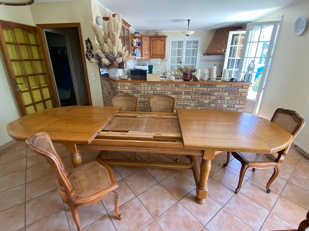 Grande table familiale ch&ecirc;ne massif Meubles