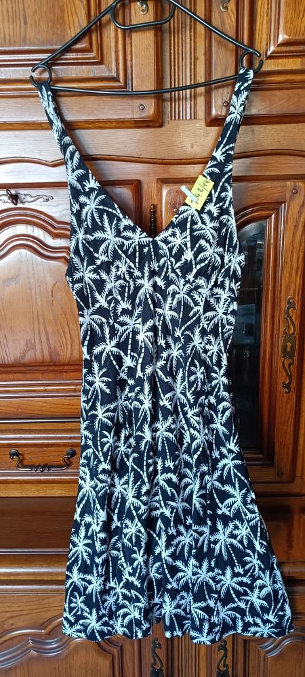 LOT DE V&Ecirc;TEMENTS F&Eacute;MININ POUR LA REVENTE Vêtements