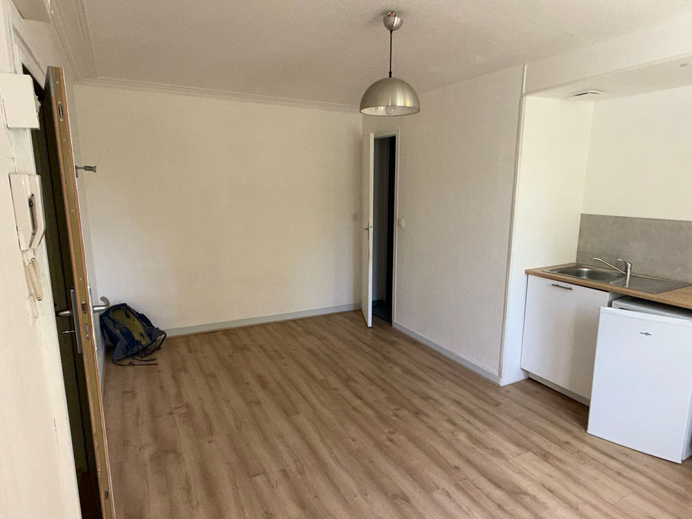Location Appartement Studio avec cuisine ouverte, au calme, sur jardin intérieur Niort