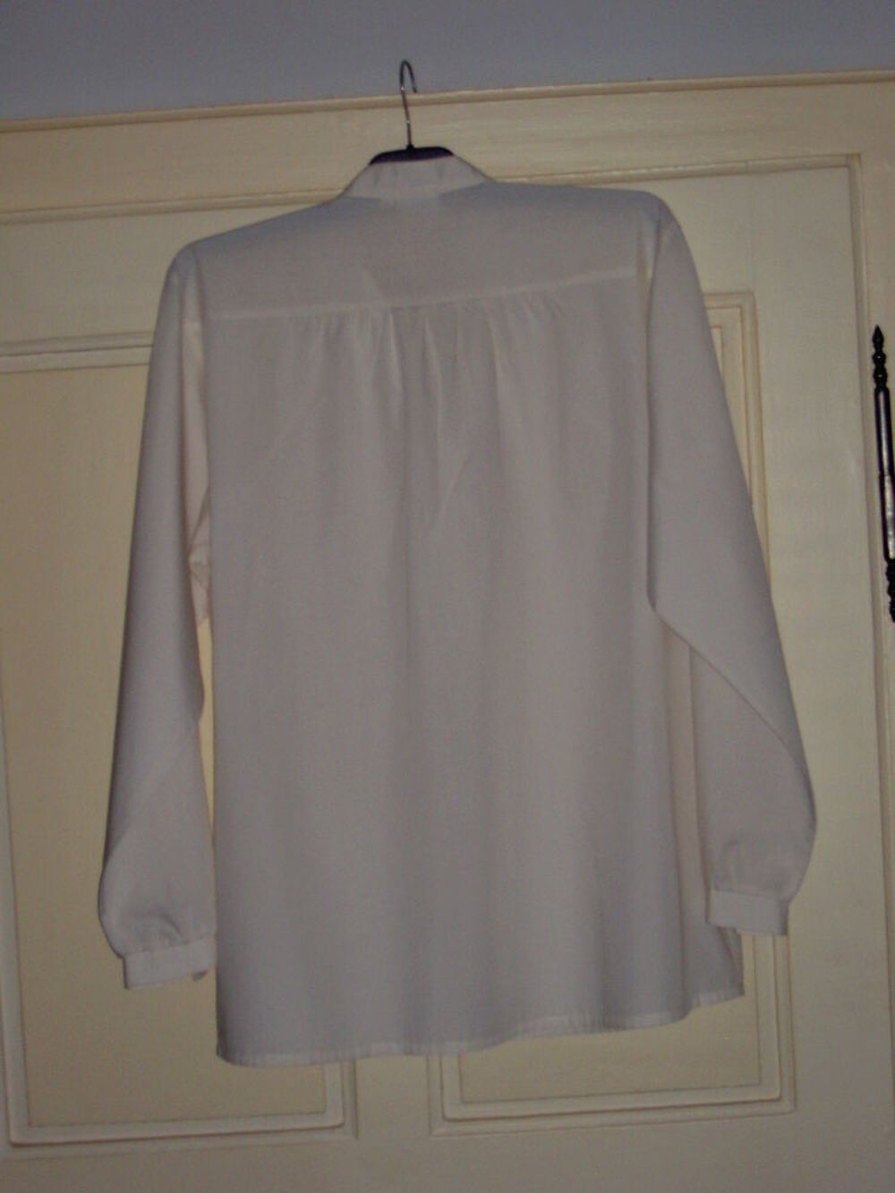 Belle chemise pour homme, ivoire, taille 39/40. Vêtements