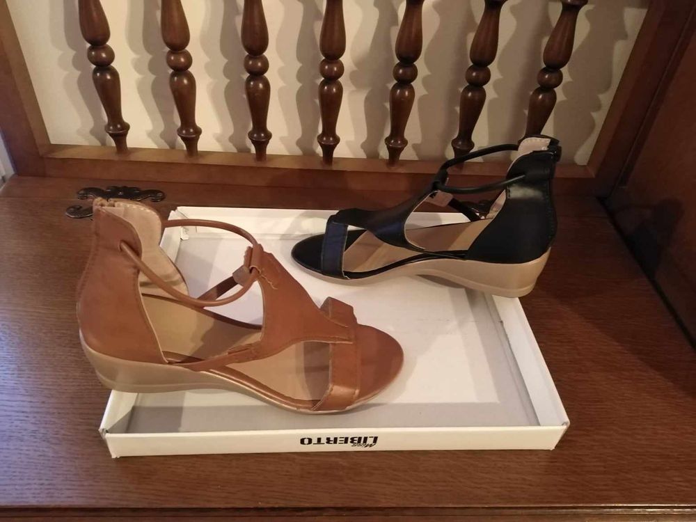 2 paires de sandales Chaussures