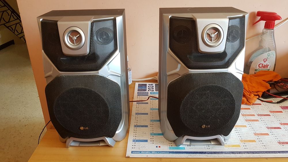 2 enceintes hifi LG 20w
Audio et hifi