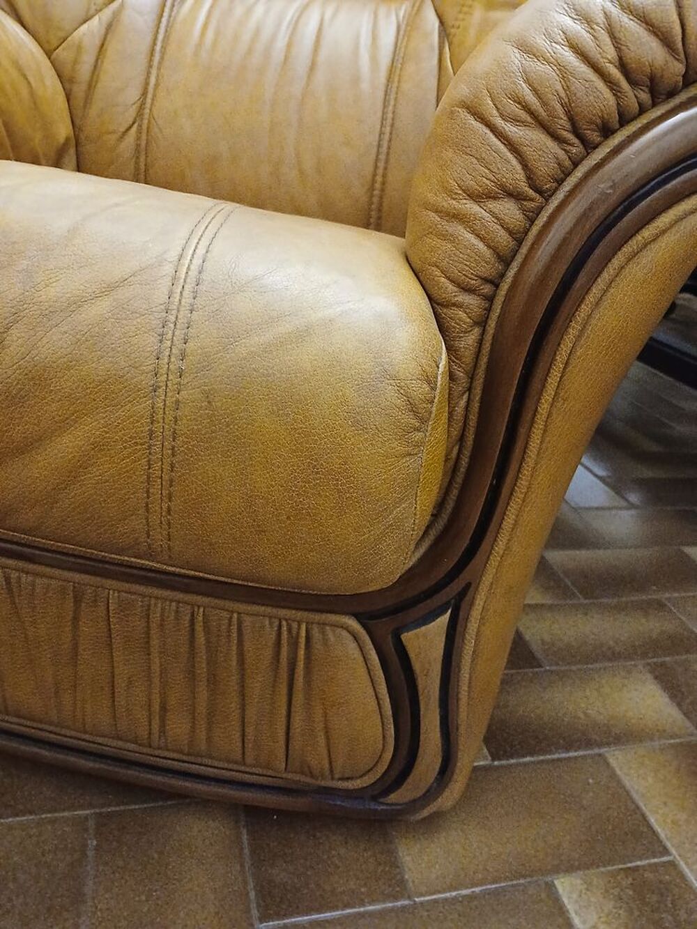 1 canap&eacute; et 2 fauteuils Meubles