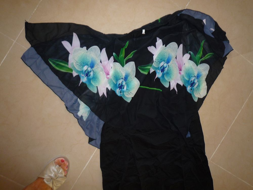 ROBE NEUVE CHIC NOIRE VOILE FLEURI Vêtements